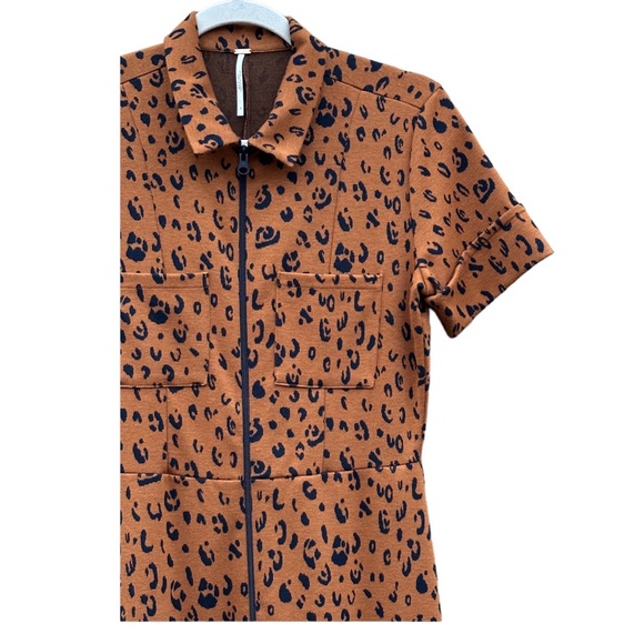 Free People Ellie Jumpsuit Leopard Print Zip Front Wide Leg NWOT Small - Picture 5 of 8